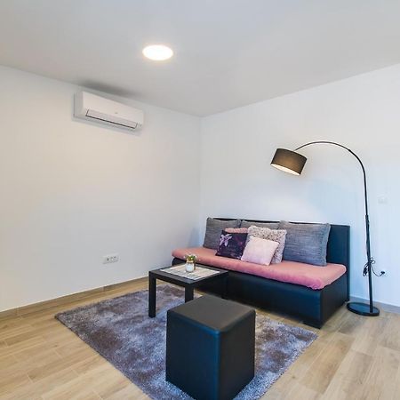 Apartment Finta Rogotin Eksteriør billede