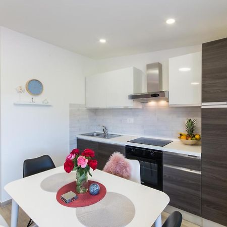 Apartment Finta Rogotin Eksteriør billede