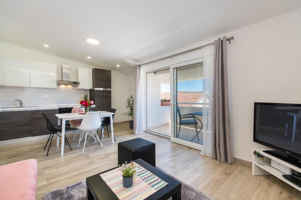 Apartment Finta Rogotin Eksteriør billede