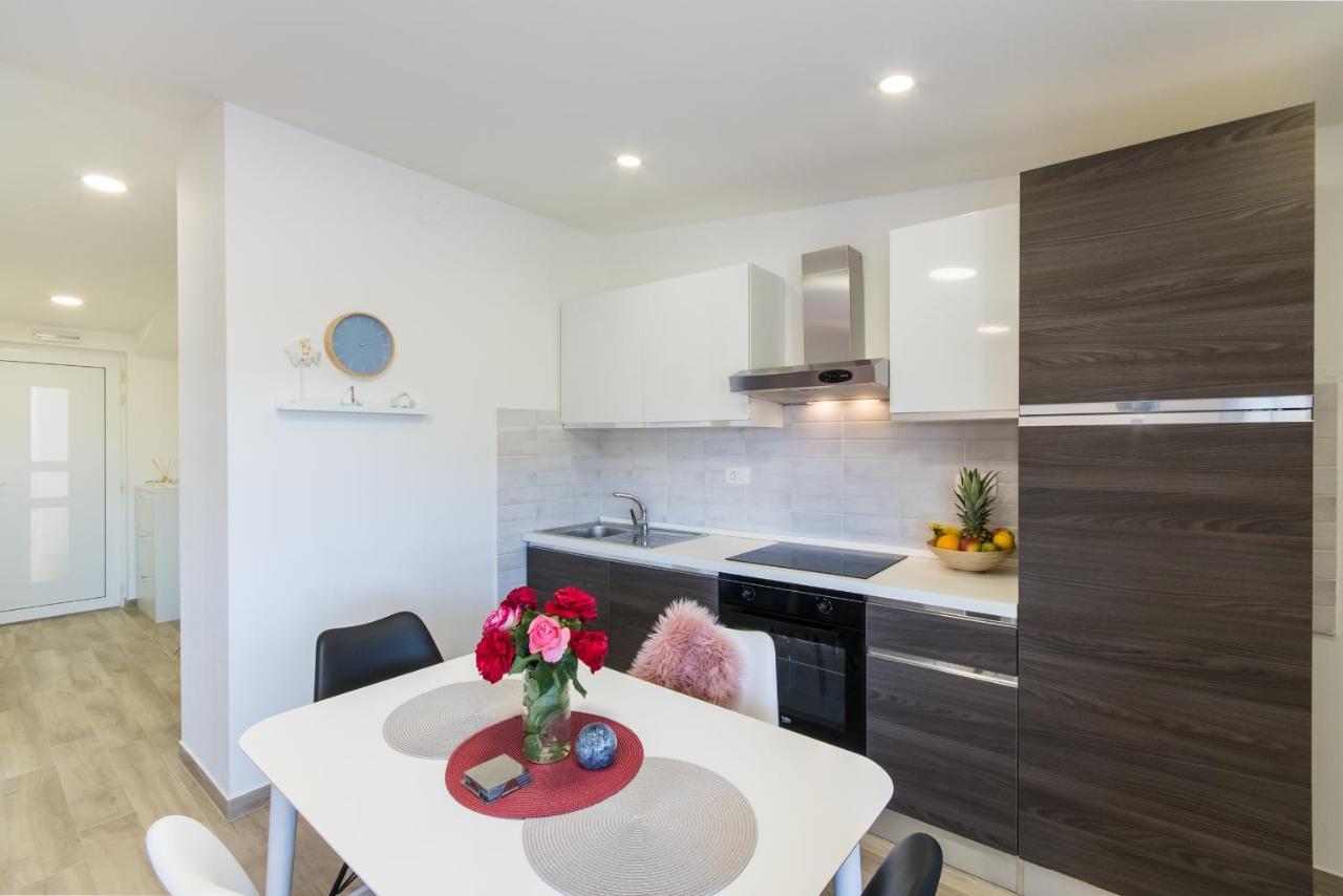 Apartment Finta Rogotin Eksteriør billede
