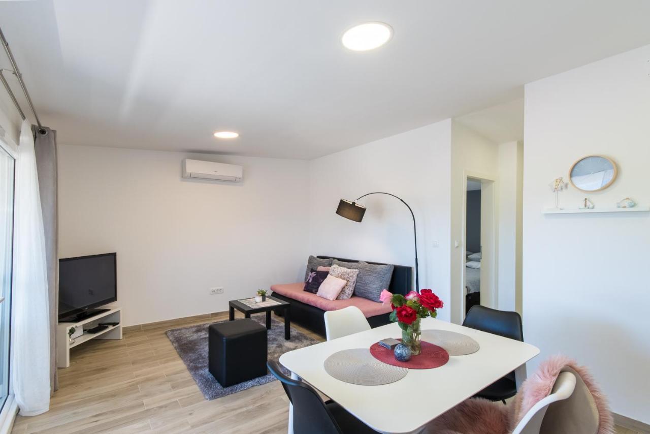 Apartment Finta Rogotin Eksteriør billede